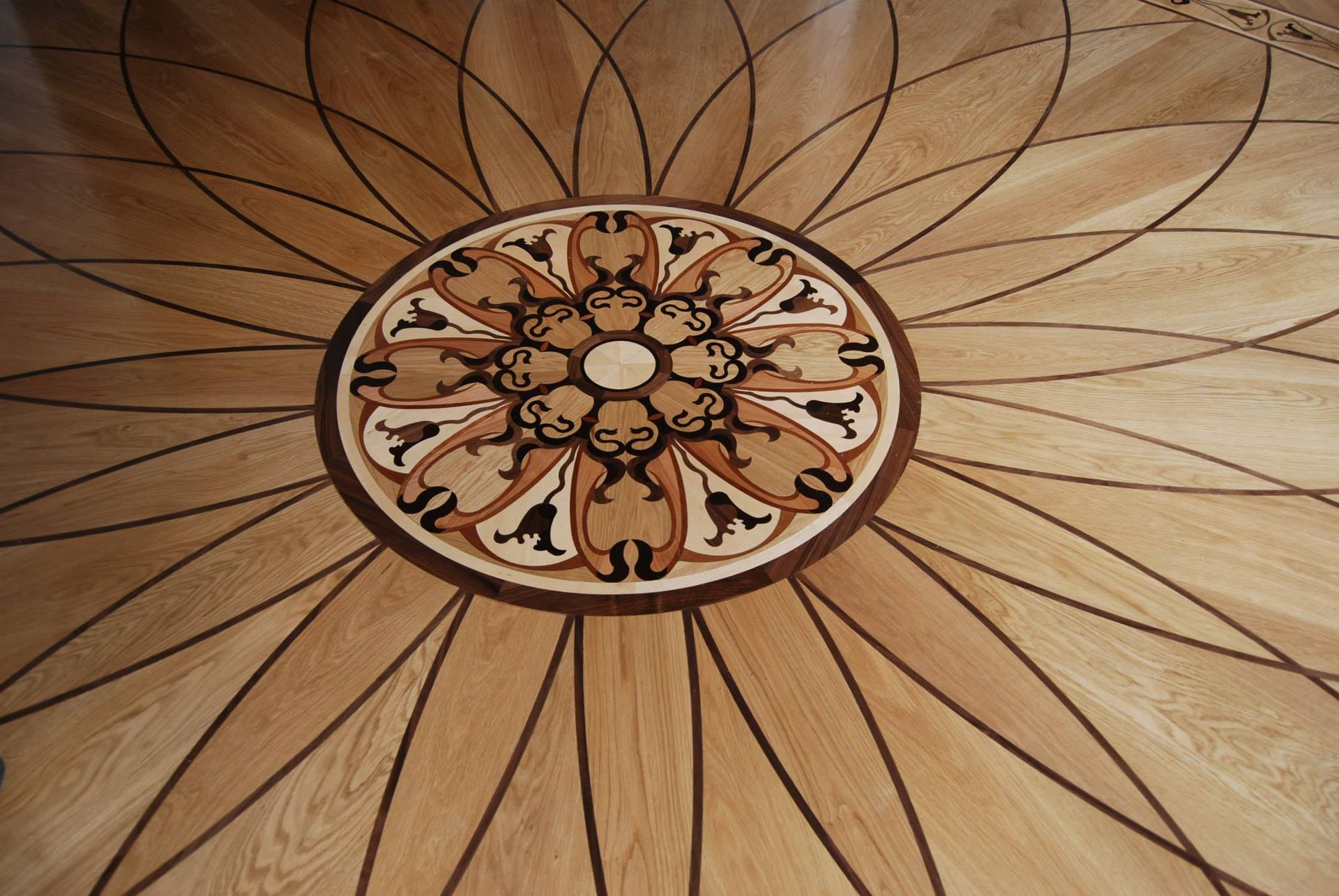 художествен паркет Артистико художествен паркет с розетка